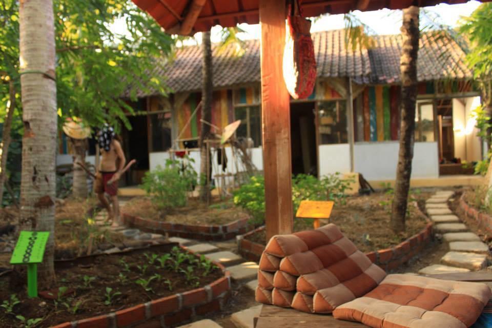 Farmer'S Yard Hostel Canggu Buitenkant foto